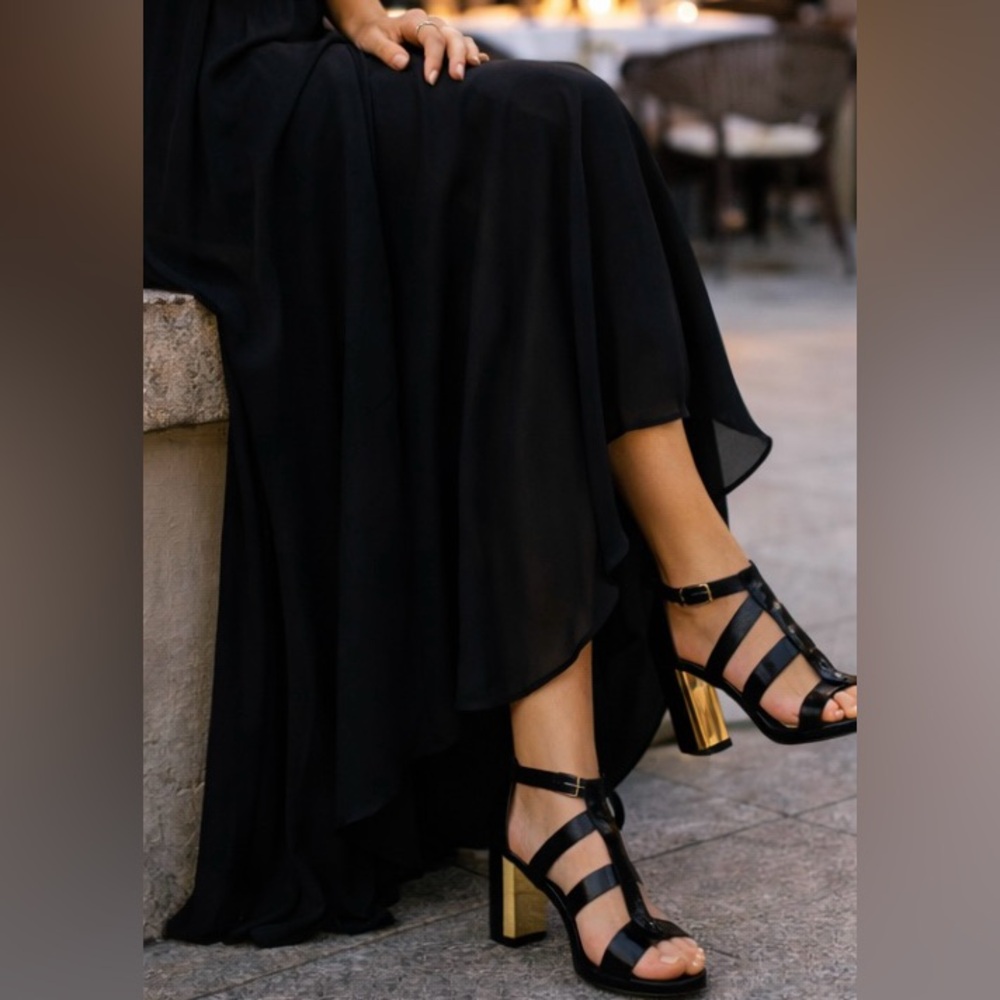 White House Black Market Bria Block Heel Sandals Leather Grommet Black Size 8